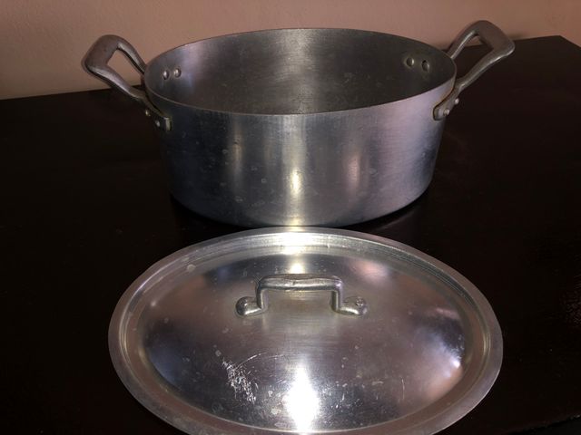 Pentola Alluminio Ovale c/maniglie e Coperchio