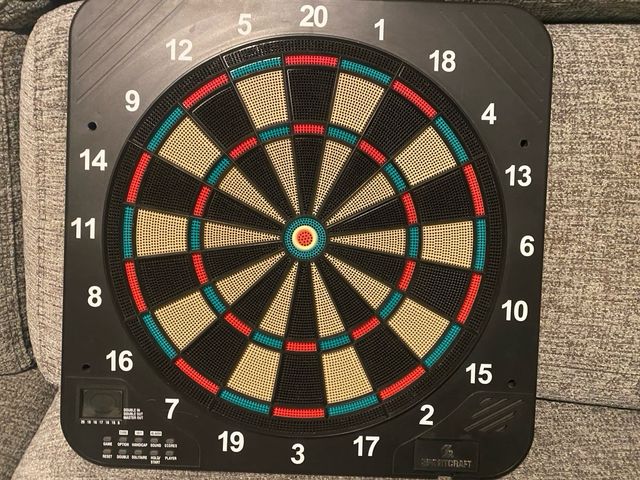 DIANA ELECTRICA CON DARDOS