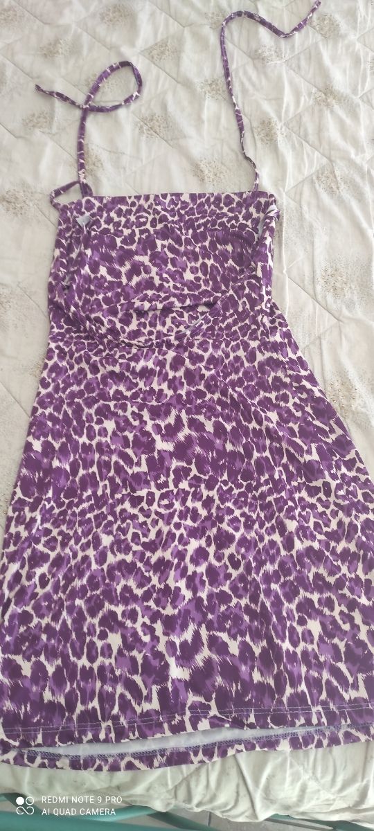 Vestitino aderente con scollatura