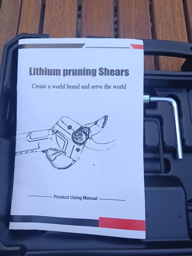 Tijeras de podar con 2 baterías