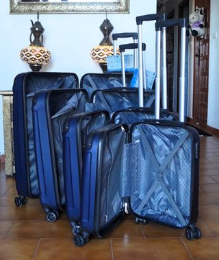 Set 4 Maletas color azul marin 8 Ruedas Giratorias