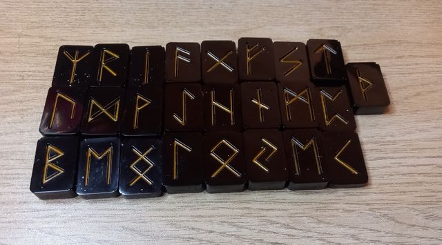 Runas vikingas personalizables 