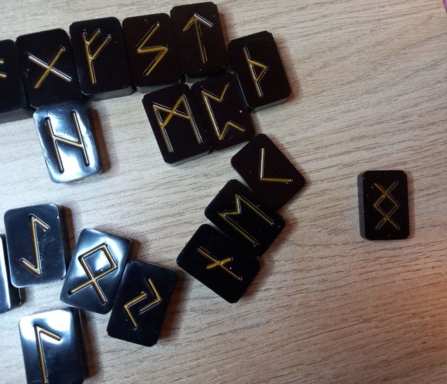 Runas vikingas personalizables 