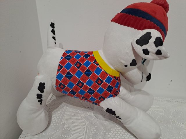 Peluche Marshall rojo con gorro