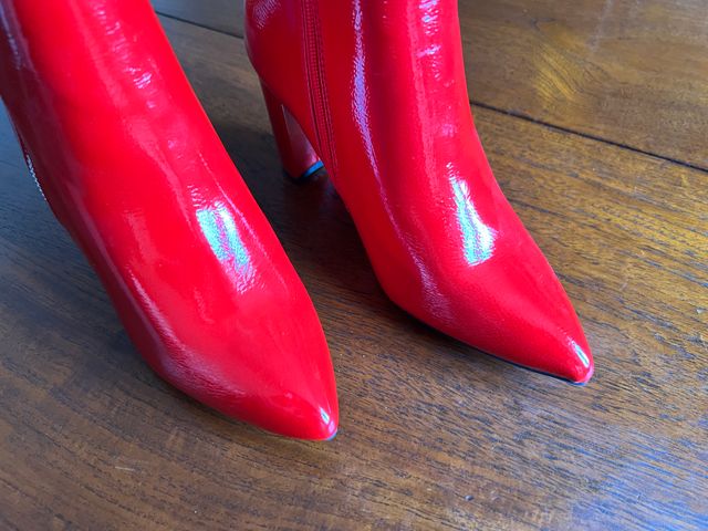 Dream Pairs Botas rojas tacón alto.