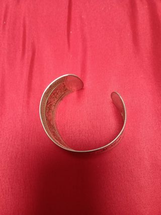 Bracciale largo decorato