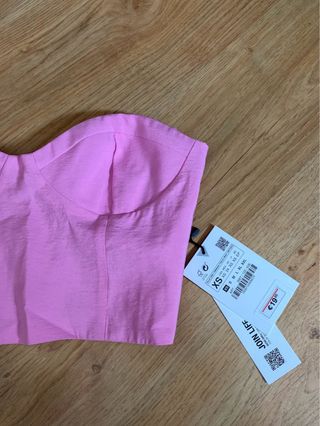 Top espalda descubierta de Zara.