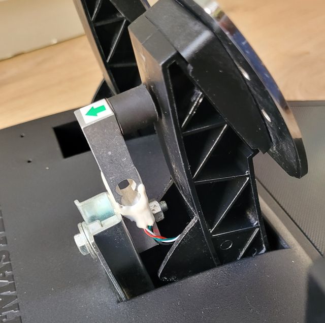 Pedali Thrustmaster T3PA modificati
