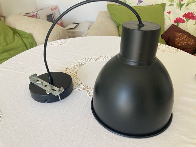 Lámpara negra de techo