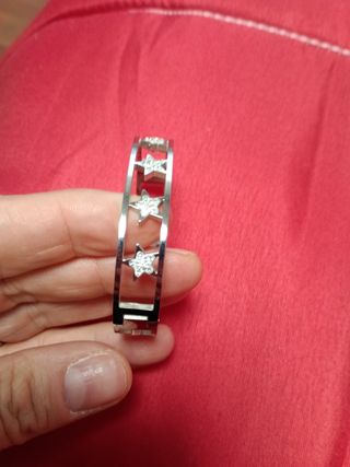 Bracciale rigido con stelle strass