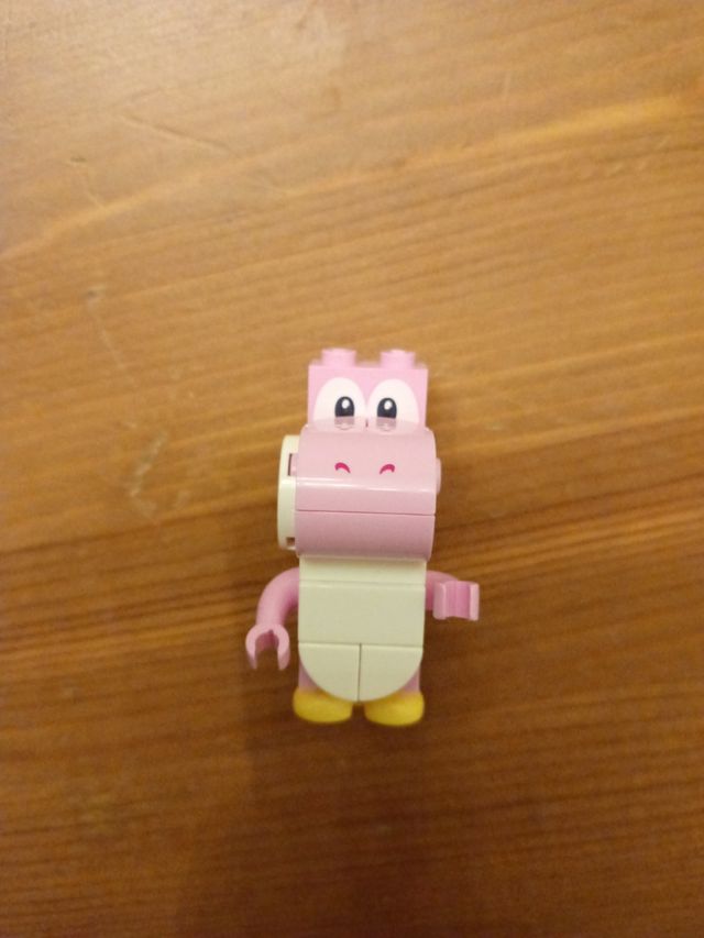 LEGO Yoshi rosa
