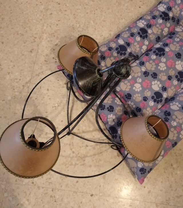 Lámpara techo de forja azul sólo venta en persona 