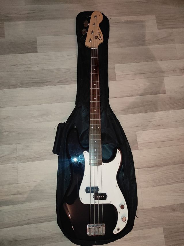 Basso elettrico e amplificatore