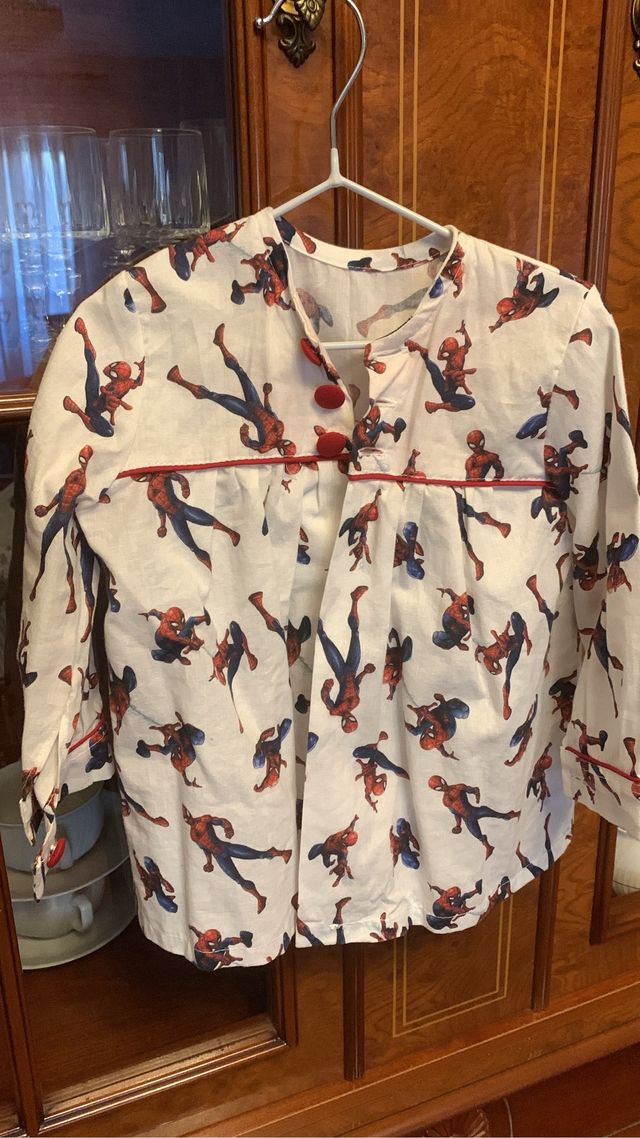 Blusón Spiderman a mano