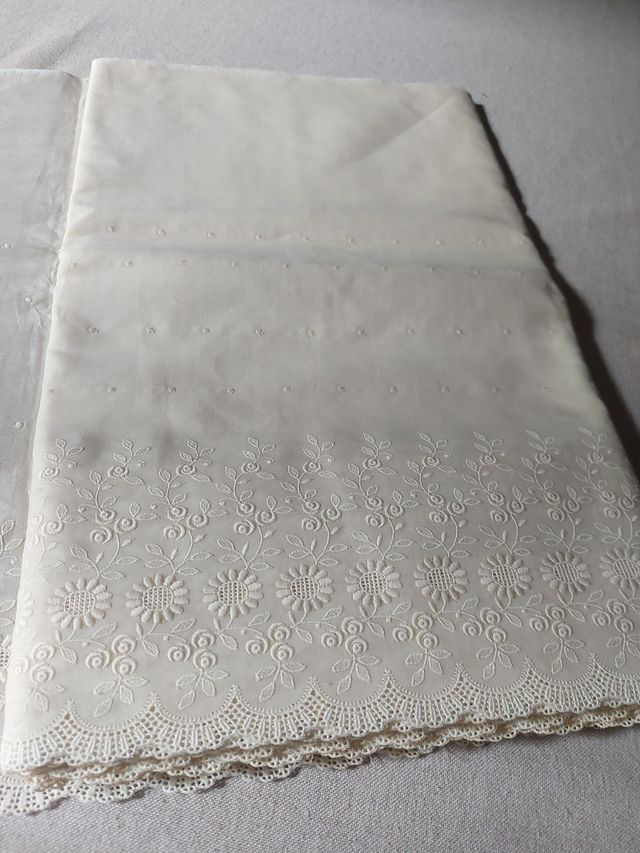 Bordado suizo de 43cm