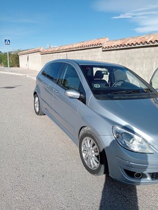 Mercedes-Benz Clase B 180