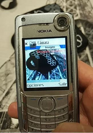 Teléfono Nokia 6680