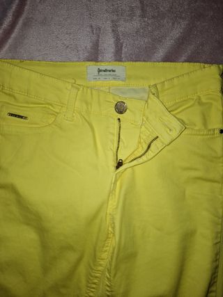 Pantalón Push up stradivarius T.36