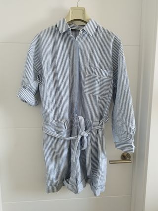 Mono corto/ camisa con bordado