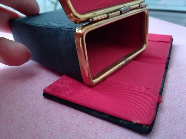 Vintage da borsetta: portasigarette e fiammiferi