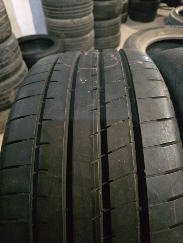 Neumaticos usados 255/40/18