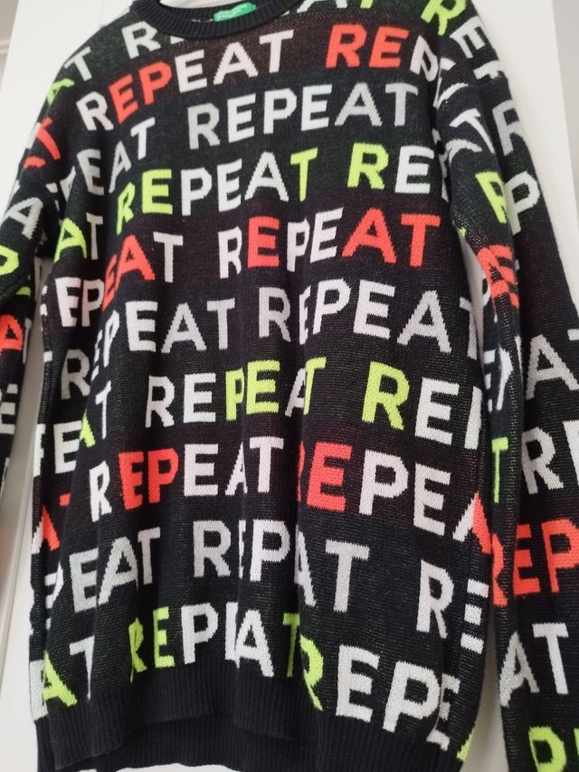 Suéter flúor negro Benetton 10 años