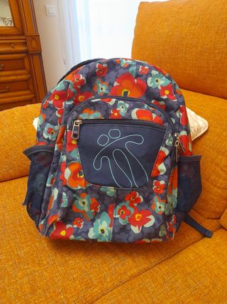 Mochila escolar Totto.