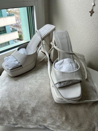 Sandalias plataforma de piel Zara