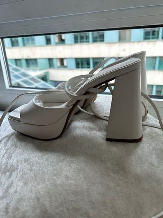 Sandalias plataforma de piel Zara