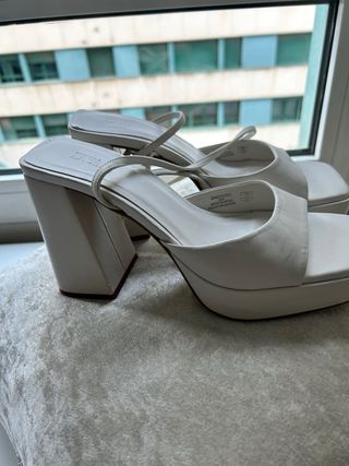 Sandalias plataforma de piel Zara