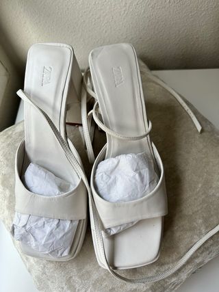 Sandalias plataforma de piel Zara