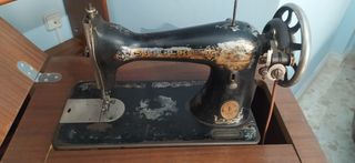 MÁQUINA COSER ANTIGUA. 