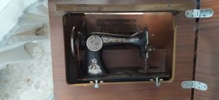 MÁQUINA COSER ANTIGUA. 