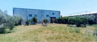 Nave y Terreno en venta