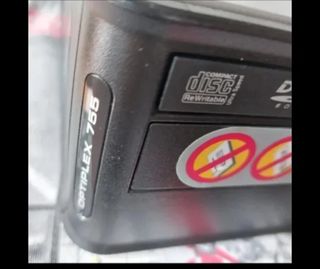 Ordenador de sobremesa con pantalla teclado 