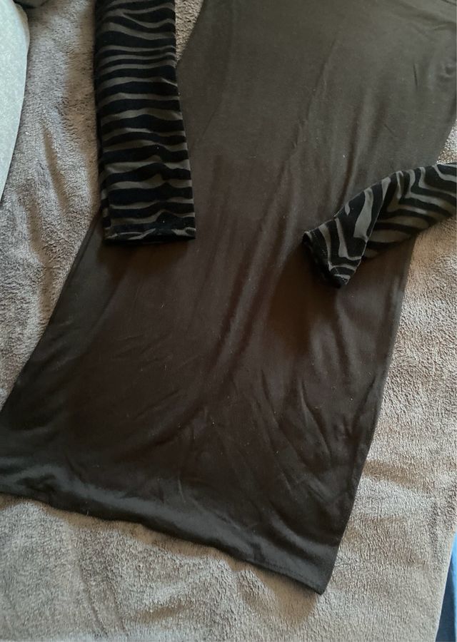 Vestido corto manga larga Mango