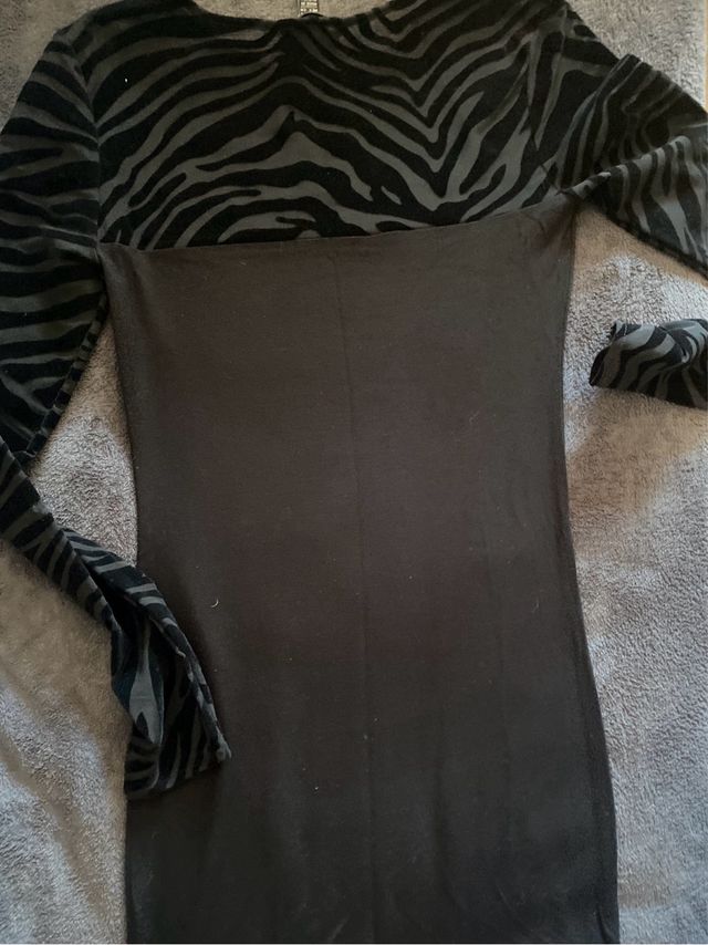 Vestido corto manga larga Mango