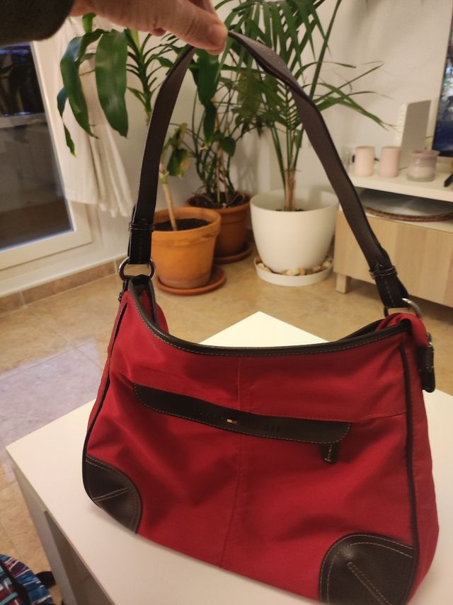 Bolso Tommy Hilfiger.