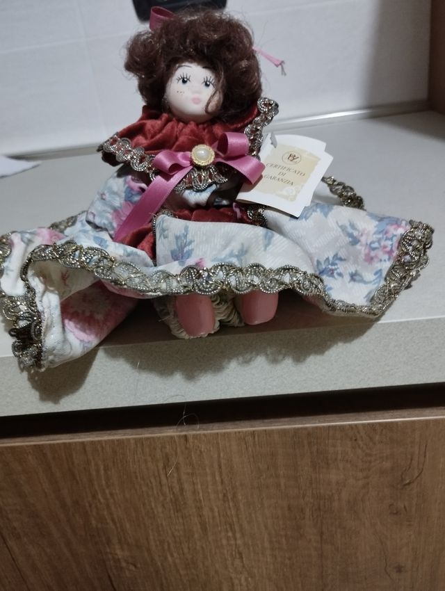 Bambolina in porcellana