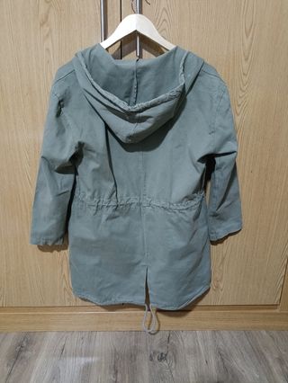 Parka mujer, color verde. Talla 38-40