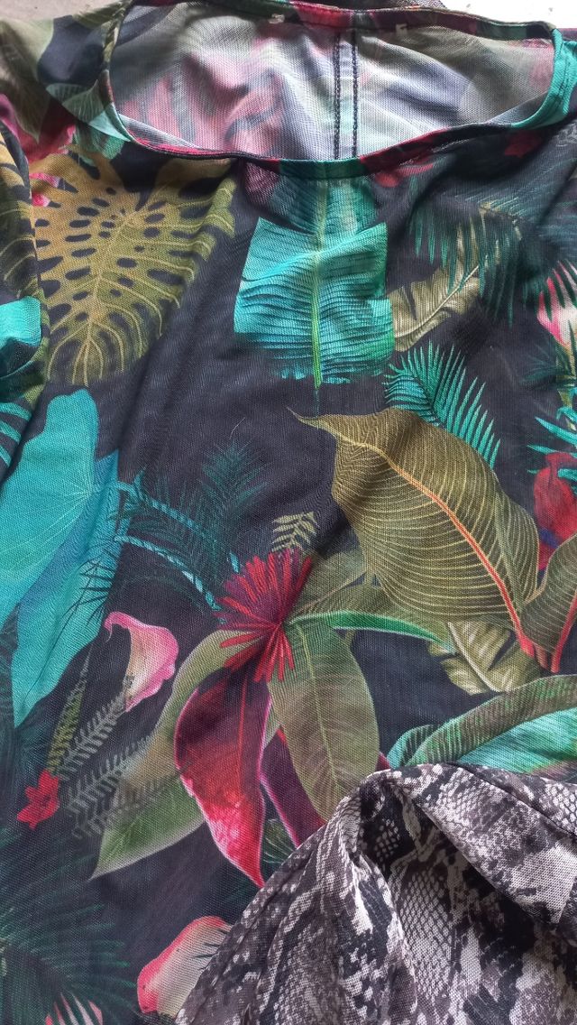 Camisetas semitransparentes