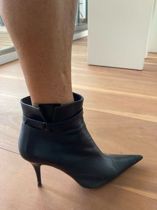 Botines negros de piel