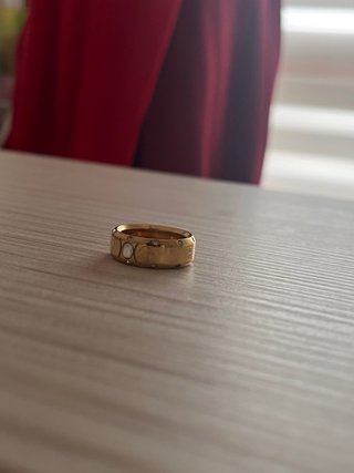 Anillo de guess