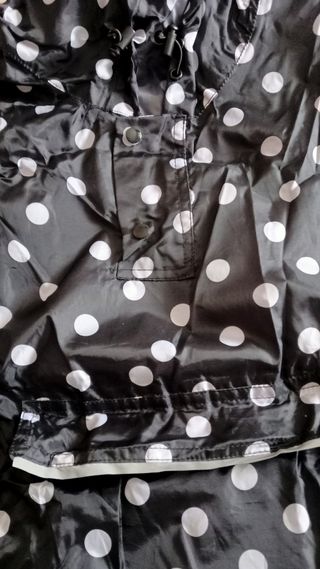 Chubasquero para lluvia H&M nuevo.