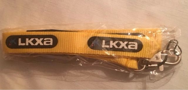 Lanyard amarillo y azul