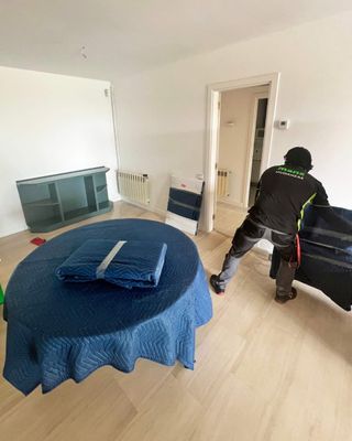 MUDANZAS Y TRANSPORTES