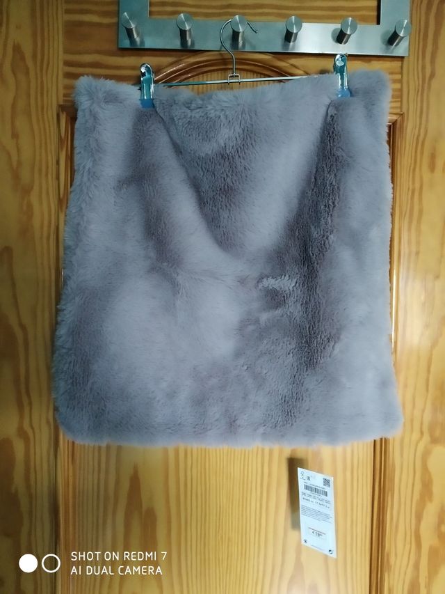 Fundas cojín. peludas.