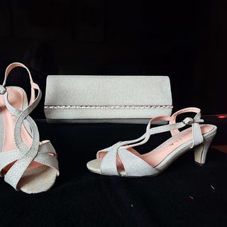 Sandalias y cartera de ceremonia 