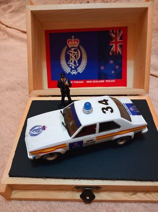 HOLDEN,TORANA,POLICIA,SLOT,SCALEXTRIC,CARRERA,SCX