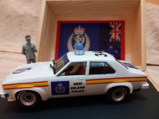HOLDEN,TORANA,POLICIA,SLOT,SCALEXTRIC,CARRERA,SCX